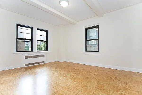 Rented by Manhattan Realty Group | media 10