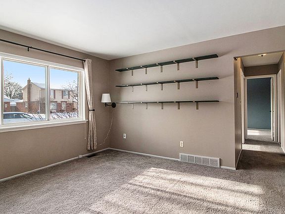 5th image of 36538 Avondale St