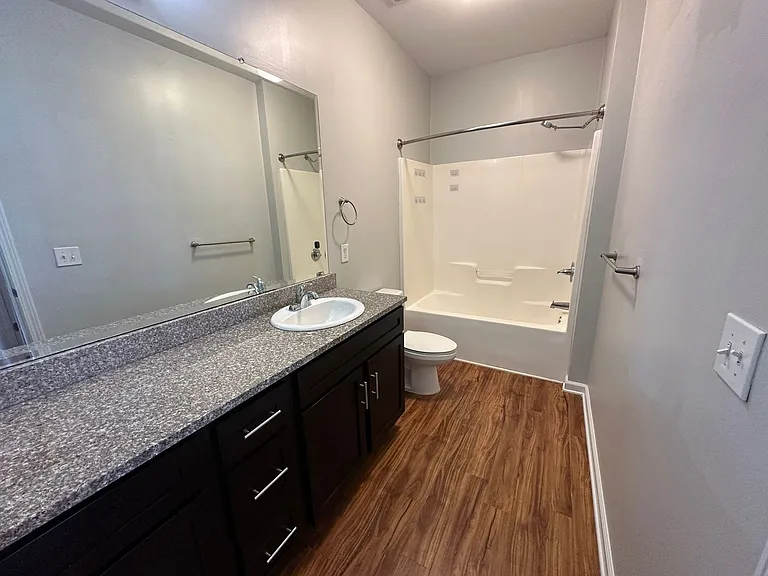 Lofts at Poplar Pointe — Photo 21