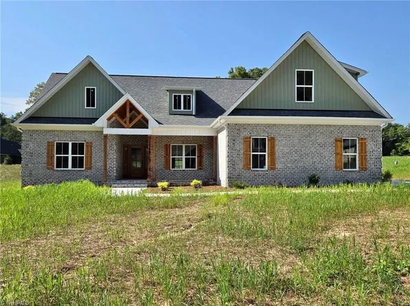 142 Corbin Ln, Lexington, NC 27295