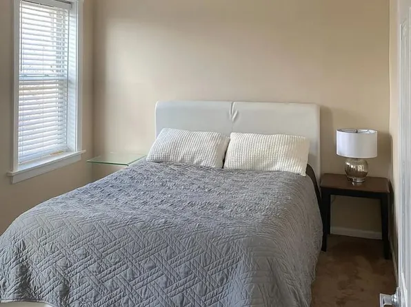 1791 W Howard St #3W, Chicago, IL 60626