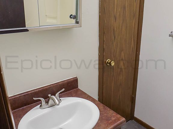 3rd image of 20 N 10th Ave #6