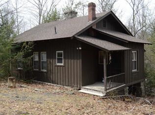 107 Treetops Ln, Henryville, PA 18332