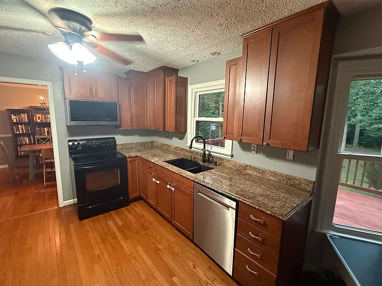 127 Pilgrim Cv — Photo 37