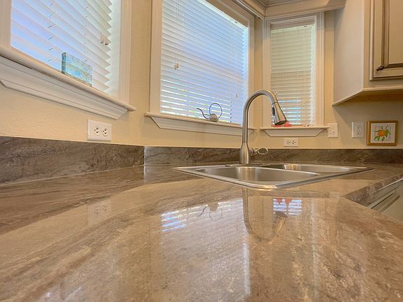 4th image of 5601 Duncan Rd #102