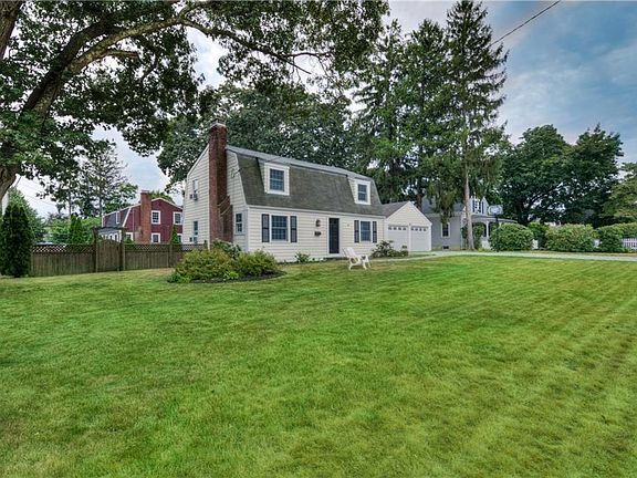 3rd image of 55 Governor Bradford Dr