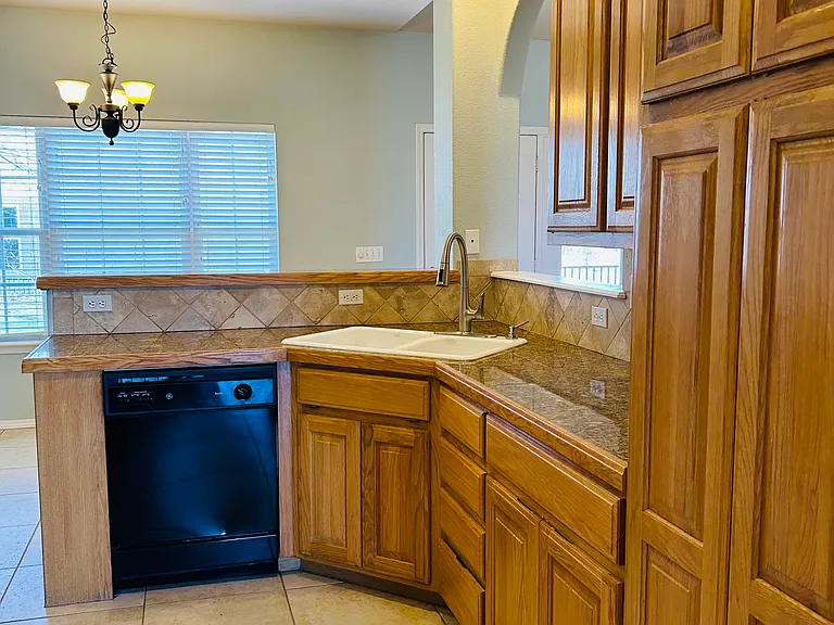 15 Mills Dr — Photo 12