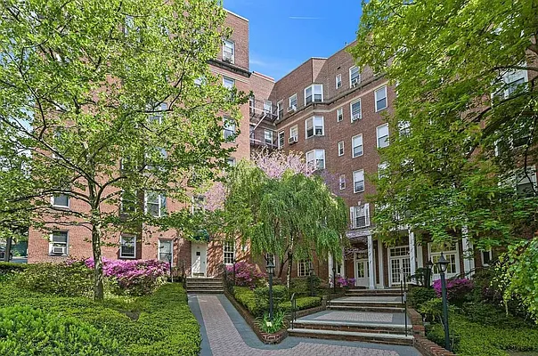 Rented by Bruma Realty LLC | media 1