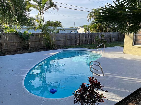 2nd image of 540 Pelican Dr