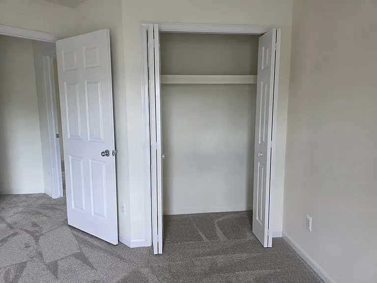 2103 Enterprise Dr — Photo 29
