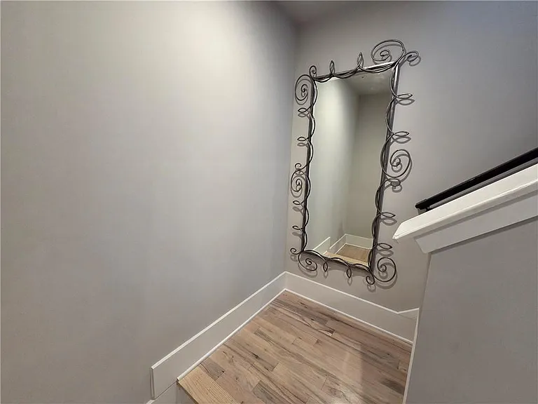 318 Gibson St SE — Photo 39