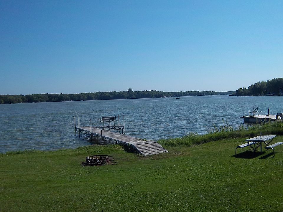 1st image of 28449 Bayshore Dr NW