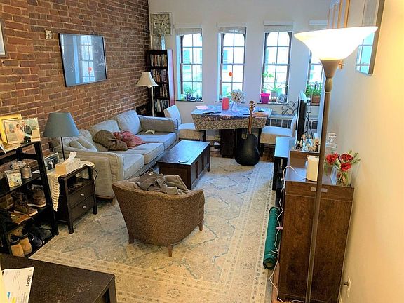 3rd image of 23 W 82nd St APT 4D