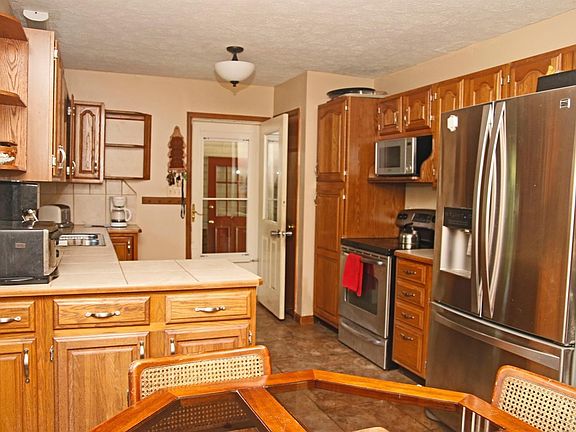 5th image of 202 Chinook Dr