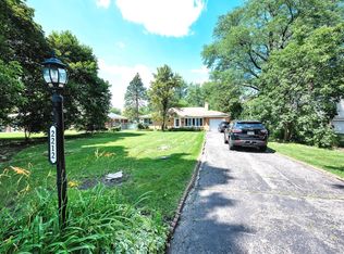 2212 Glenview Rd, Glenview, IL 60025