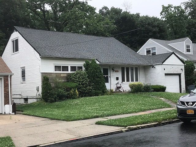 1st image of 21715 Kingsbury Ave