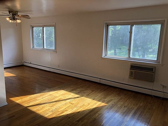 3rd image of 1811 Ditmars Blvd