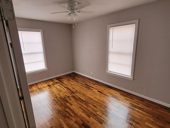 4th image of 305 Rockwood Dr