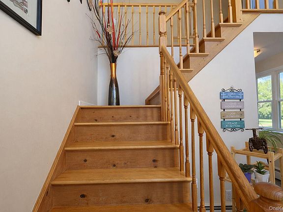 3rd image of 9 Mount Ridge Court