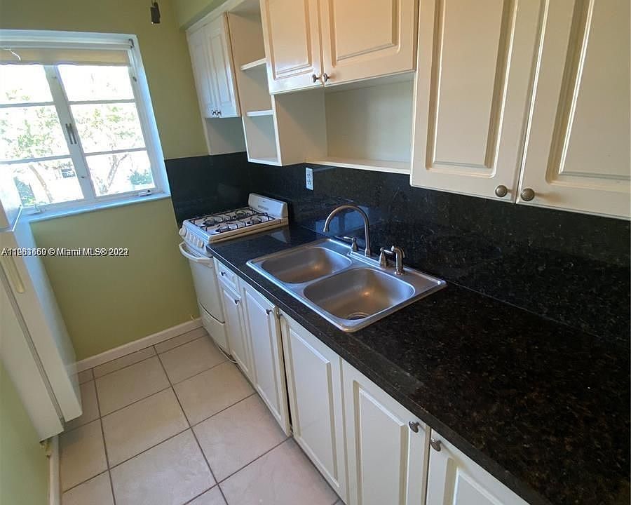 1st image of 8340 Crespi Blvd APT 21