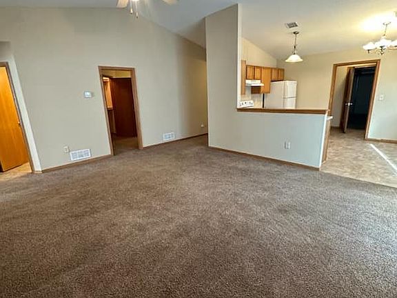 3rd image of 1614 Hickory Ln #1614