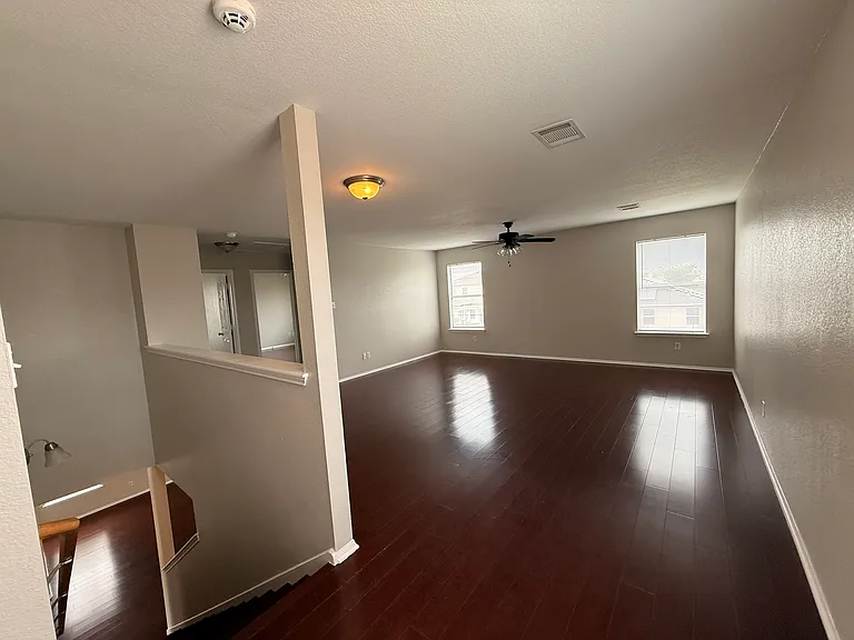 502 Constellation Dr — Photo 14
