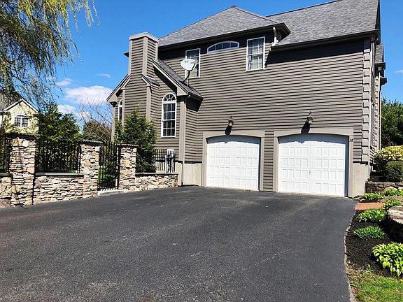 2nd image of 38 Concerto Ct