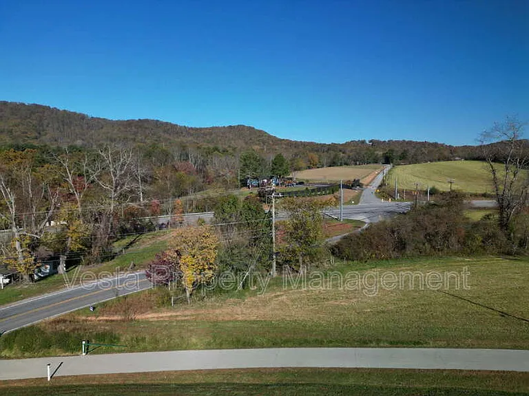 588 Ray Hill Rd #A — Photo 27