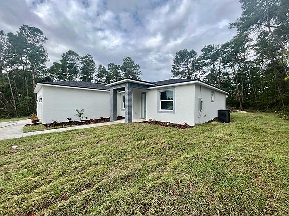 3rd image of 610 Marion Oaks Ln