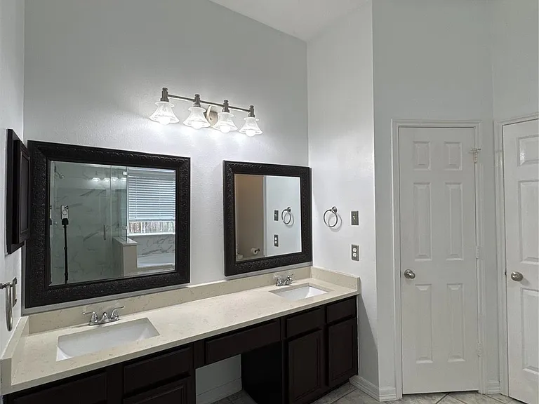 3210 Woodcreek Glen Ln — Photo 16