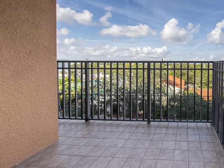 511 Lucerne Ave #401 — Photo 17