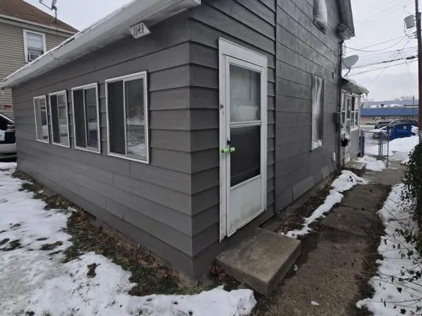 1143 18th Ave, East Moline, IL 61244