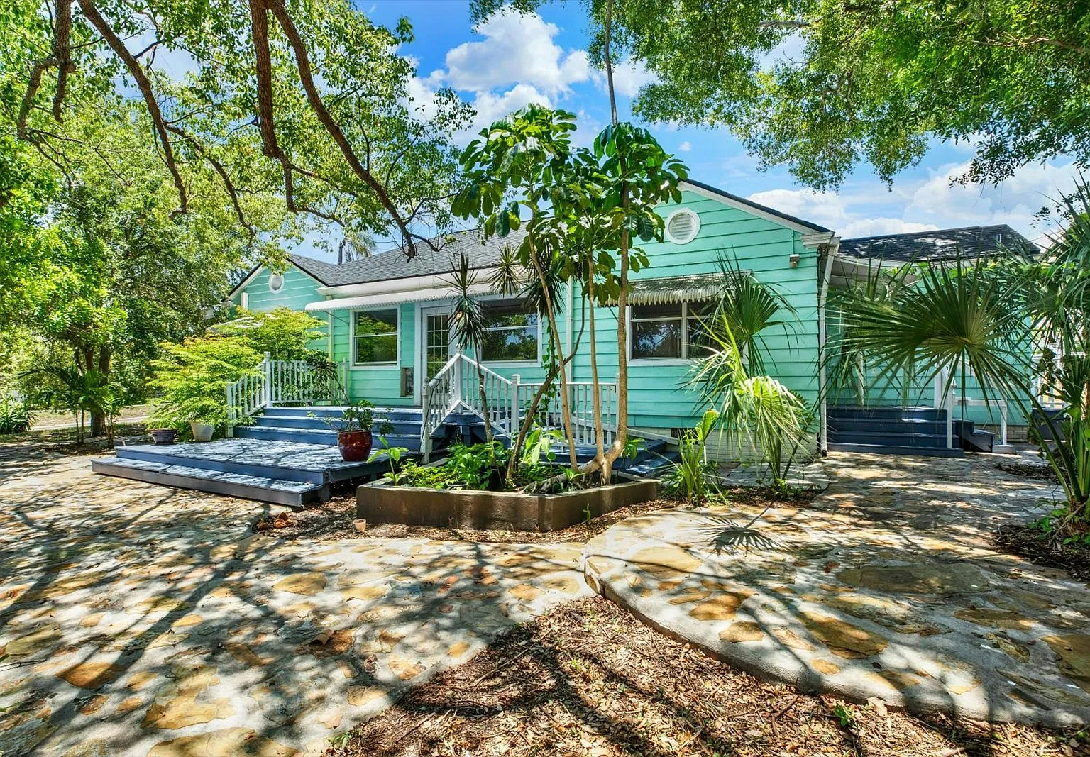 1614 North Osceola Avenue — Photo 1