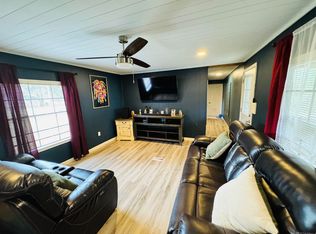 17440 Bud McMorris Rd, Livingston, LA 70754