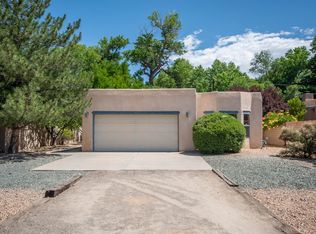 383 Priestly Rd, Corrales, NM 87048