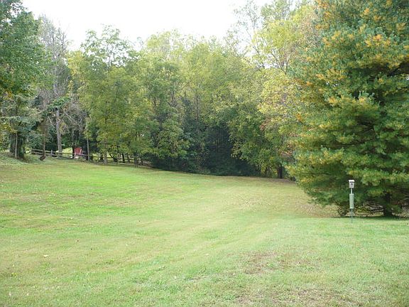 2nd image of 2085 Woodlake Dr