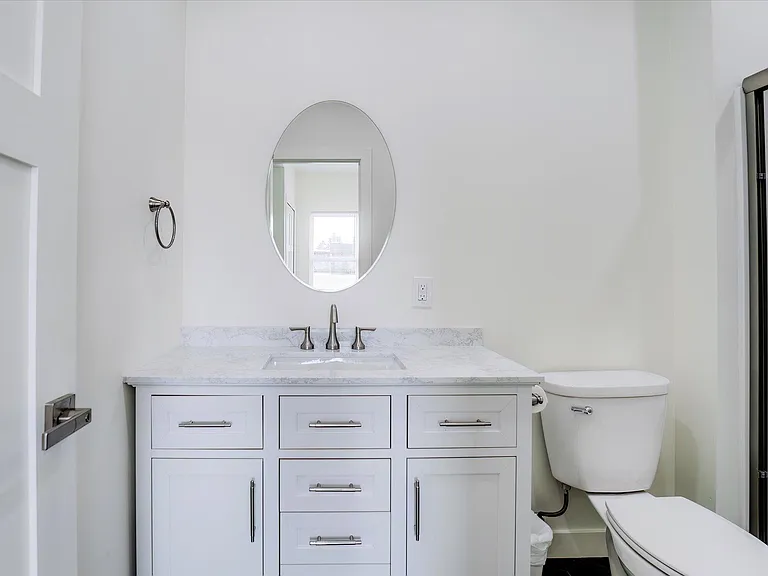 303 N 3rd St #1 — Photo 8