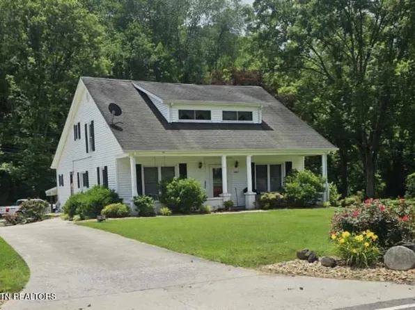 6894 Dr Thomas Walker Rd, Rose Hill, VA 24281