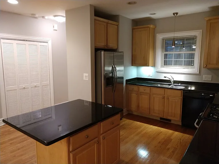817 Chicago Ave #1 — Photo 7