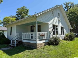 211 Chestnut St, Cambria, IL 62915