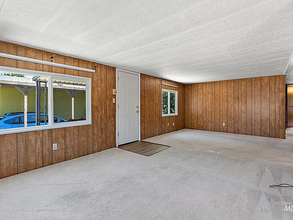 3rd image of 6971 Garden Glen Ln