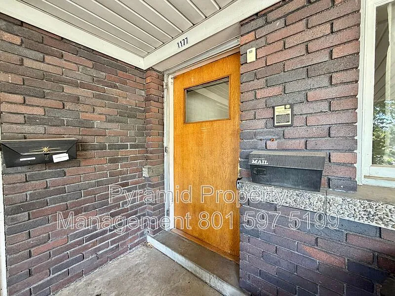 1177 E 100 S — Photo 3