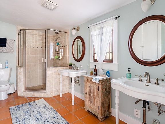 5th image of 4624 Biona Dr Unit 2