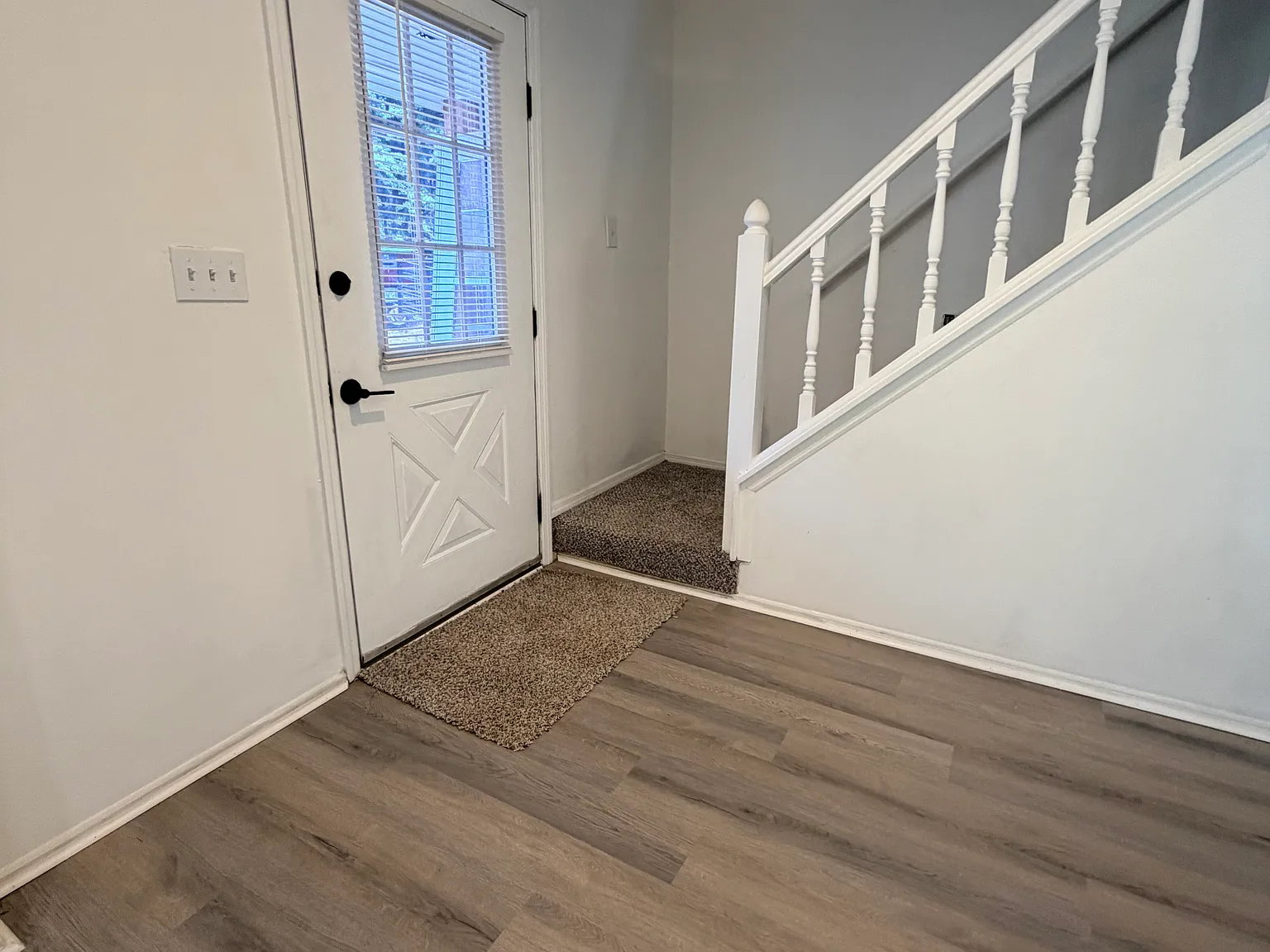 3 bed, 1248 sqft, $2,300 — Photo 2