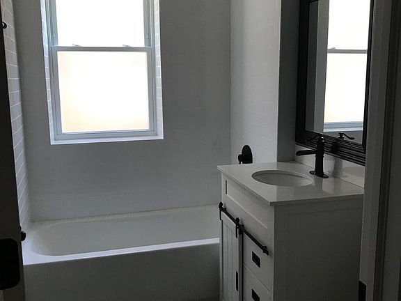 5th image of 8046 S Peoria St #1