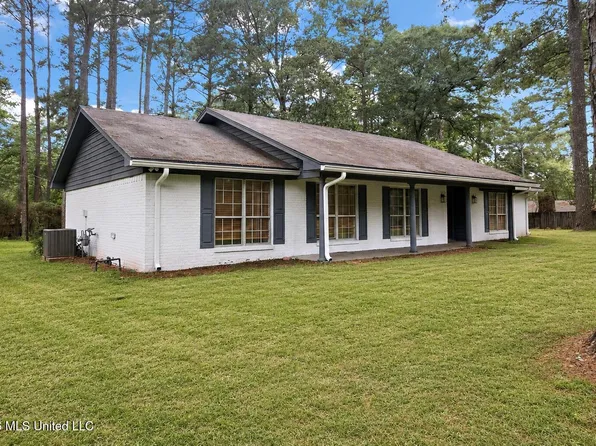 13 Rob Ln, Jackson, MS 39212