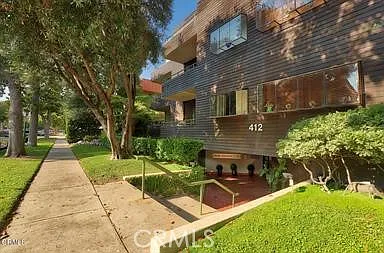 412 N Kenwood St — Photo 4