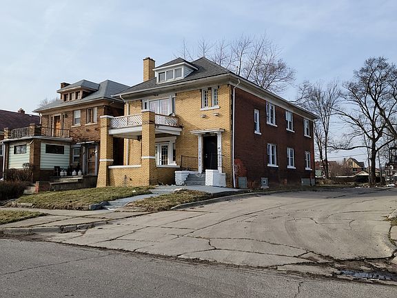 2nd image of 1930 Taylor St #1932