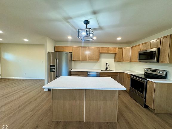 3rd image of 436 Sonora Cir