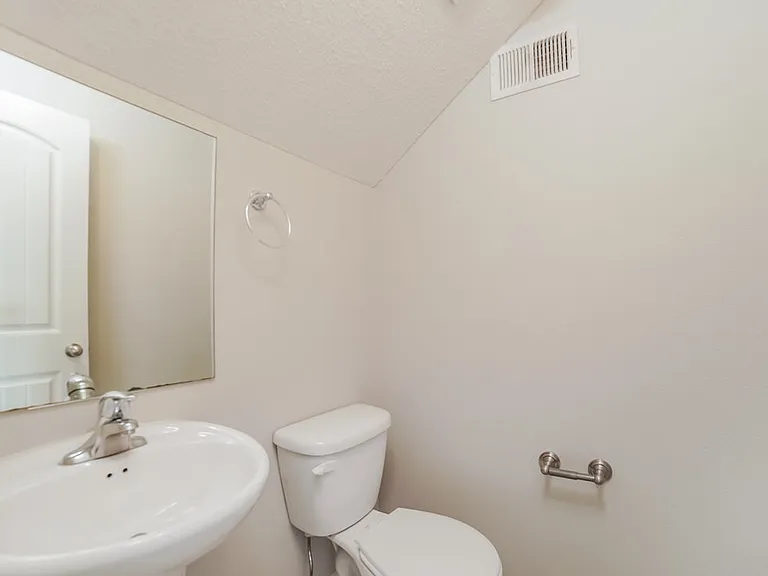 10038 Chariden Dr — Photo 17